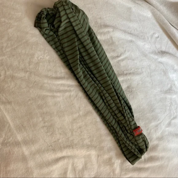 Lululemon infinity scarf - Picture 3 of 7